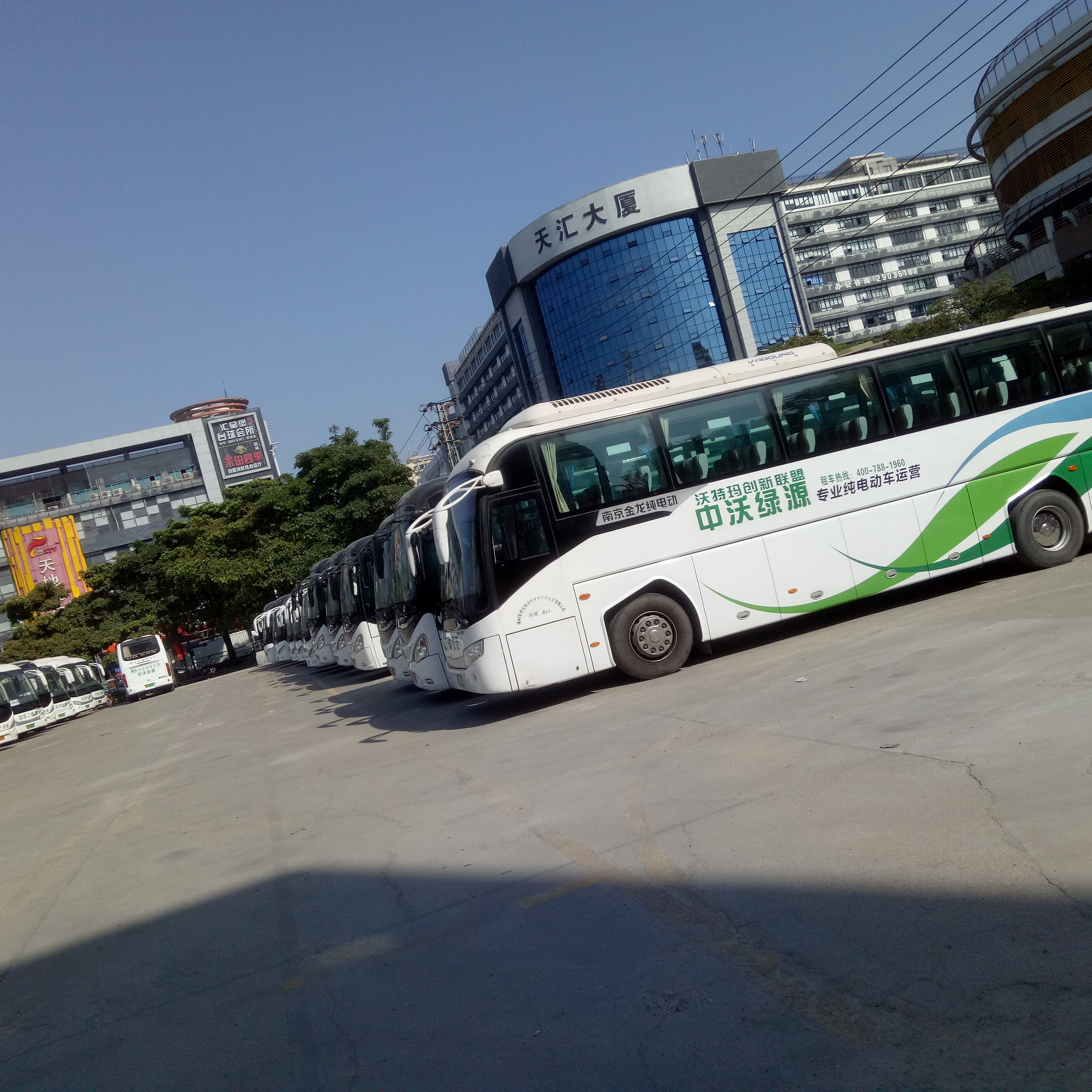 1786004923561608.jpg 电动大巴.jpg